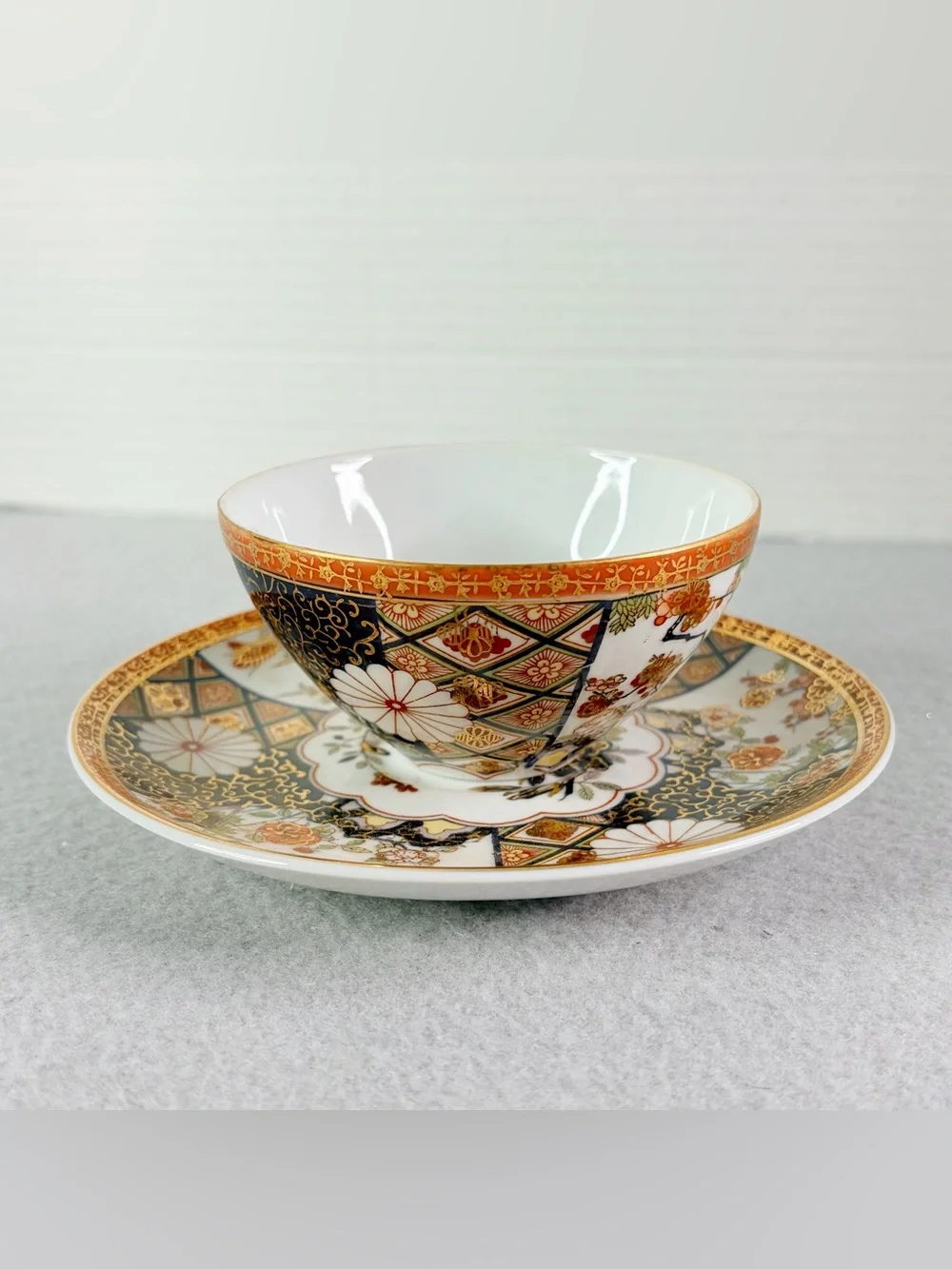 Japanese Vintage Imari Teacup Saucer Floral Hand Painted Gilt Gold Leaf 999-J
